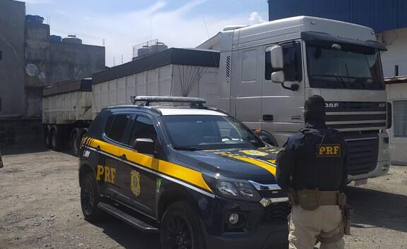 PRF encontra carreta que provocou acidente filmado no Paraná