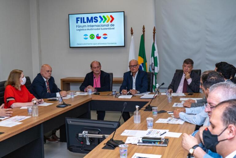 Ministro debate em Foz do Iguaçu soluções para a logística nas Três Fronteiras