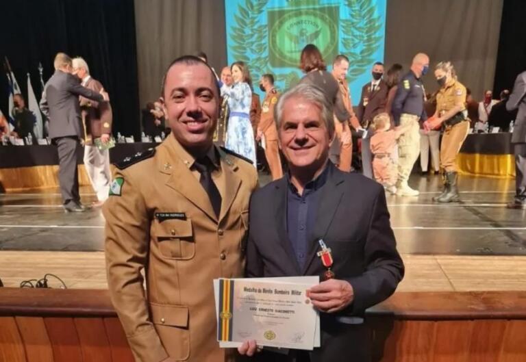 Presidente do Consamu conquista Medalha do Corpo de Bombeiros