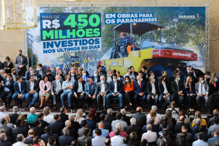 Governo investe mais de R$ 450 milhões em obras urbanas nos municípios do Paraná