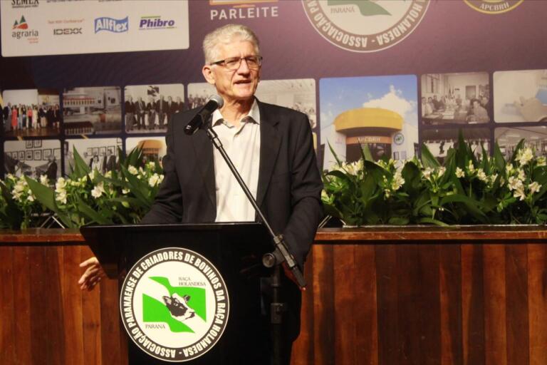 Premiação para criadores de bovinos valoriza investimentos da produção leiteira do Paraná