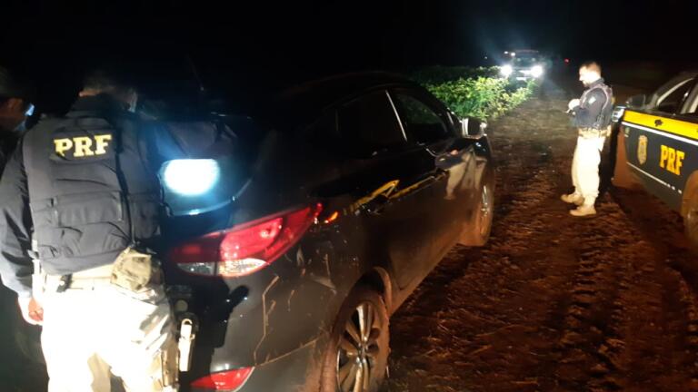 Forças policiais fecham o cerco na fronteira após confronto com a PRF