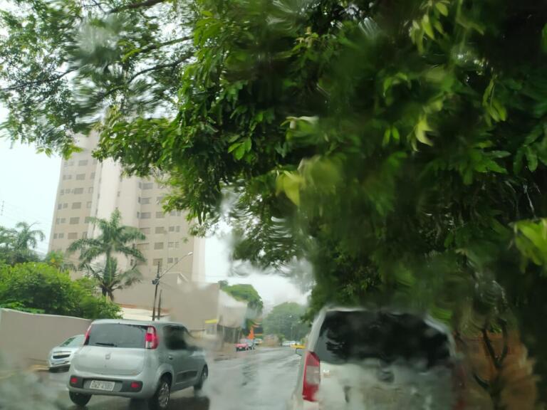 Quinta-feira chuvosa deve ter máxima de 20°C em Marechal Rondon; temperatura deve cair nos próximos dias 