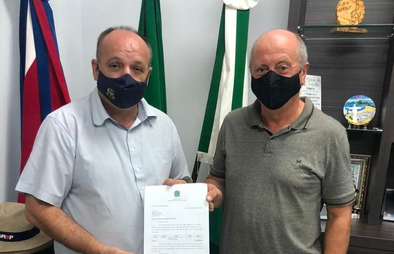 Senador Oriovisto destina R$ 200 mil para educação de Quatro Pontes