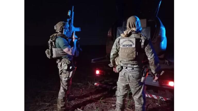 Carro com 50 caixas de cigarros é apreendido em Terra Roxa