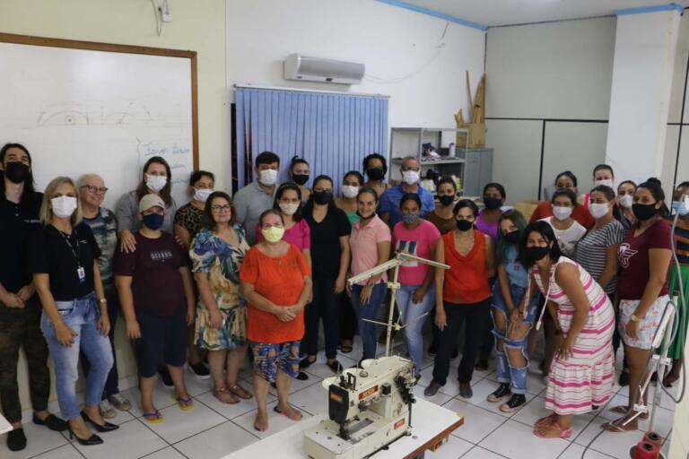 Aulas do curso de Corte e Costura são iniciadas em Santa Helena