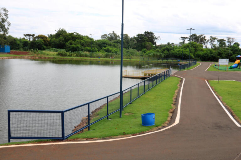 Instalação de alambrado no Lago Municipal de Maripá garante mais segurança para frequentadores