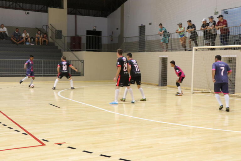 Abertura do Campeonato de Futsal de Pato Bragado tem saldo de 32 gols