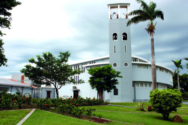 Paróquia Sagrado Coração de Jesus recebe missa diocesana dos santos óleos nesta quarta-feira