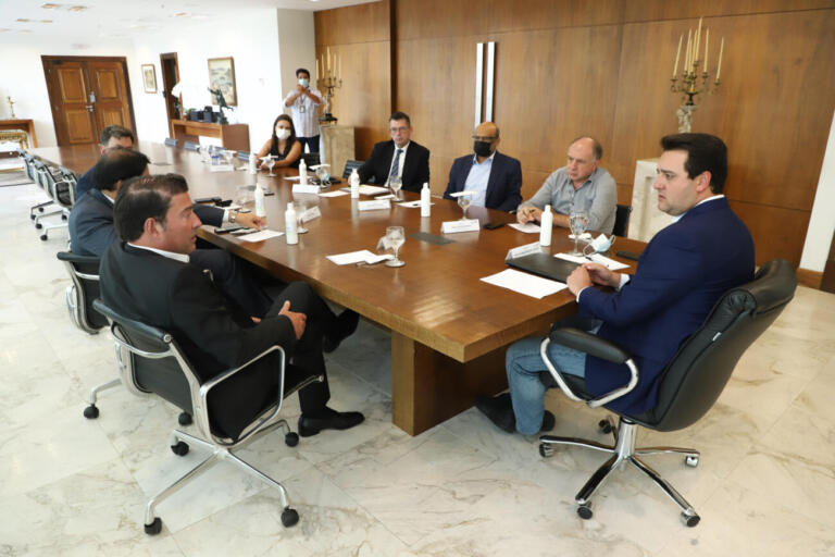 Em novo ciclo de investimentos, Renault anuncia fabricação de SUV e motor 1.0 turbo no Paraná