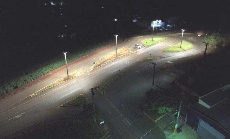 Trevo do Anel Viário que dá acesso à rodovia Rondon/Margarida está iluminado
