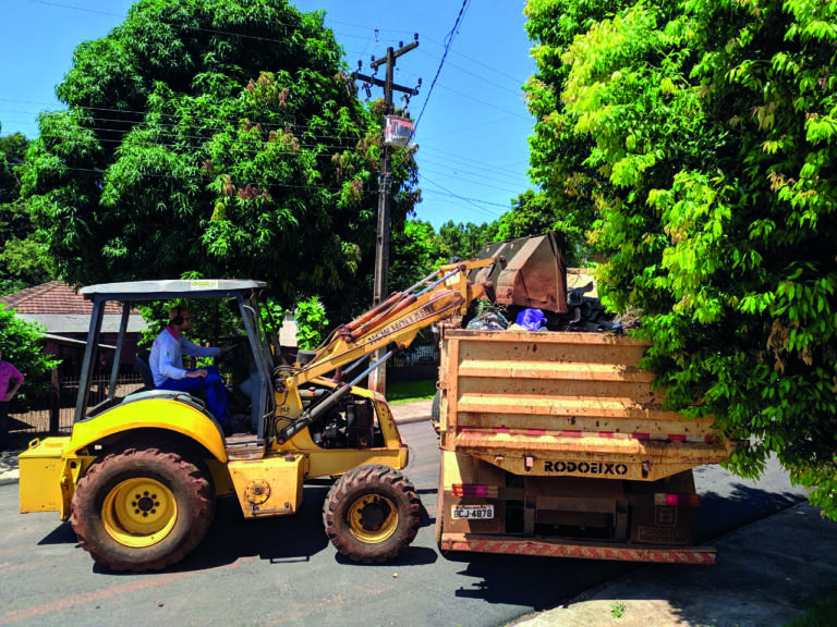 Cronograma de recolha de galhos, entulhos e materiais inservíveis segue até dia 31 em Marechal Rondon
