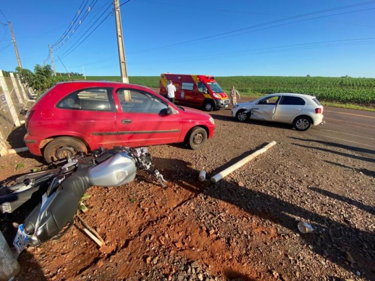 Motociclista fica ferido em acidente envolvendo três veículos na rodovia próximo a Quatro Pontes