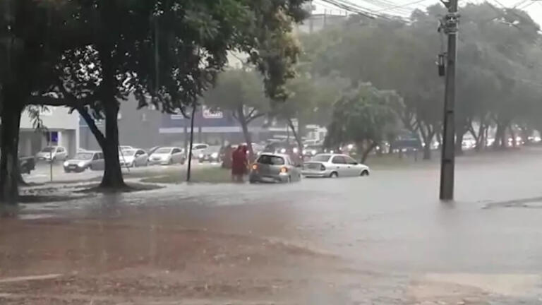 Foz do Iguaçu tem 400 pontos críticos de alagamentos