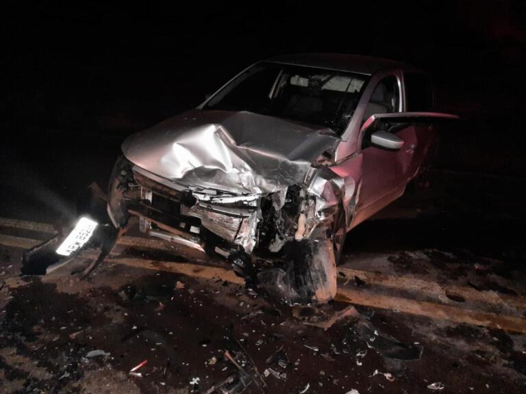 Motorista morre em acidente entre dois carros na PR-180