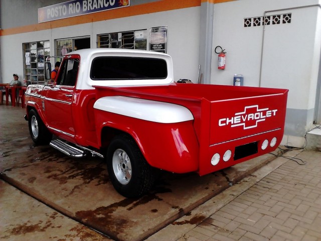 Chevrolet D10 é furtada em Serranópolis e depois flagrada abastecendo em Medianeira