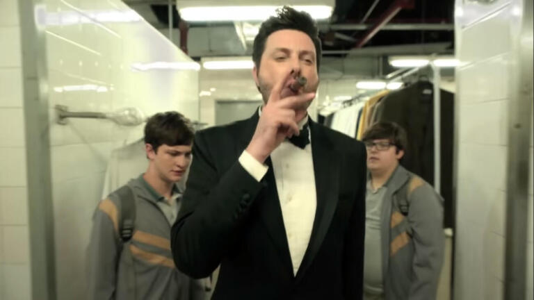 Ministro da Justiça pede providências por cena de masturbação em filme disponível no catálogo da Netflix