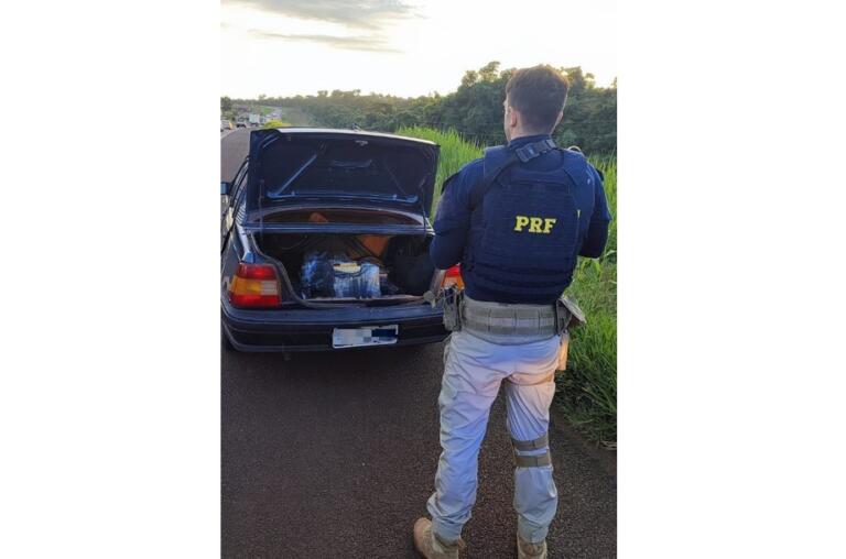 Em menos de 20 minutos, PRF apreende dois veículos carregando maconha na BR-277 em Céu Azul
