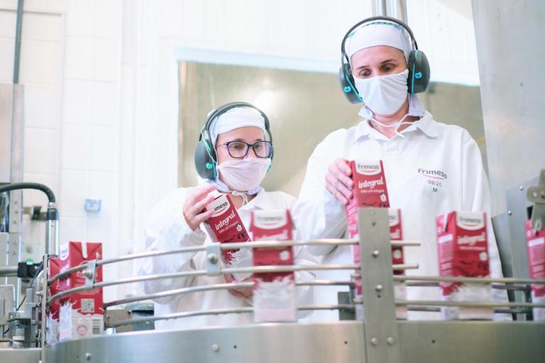 Com projeção de 20% de crescimento, Frimesa pretende contratar mais funcionários em 2022