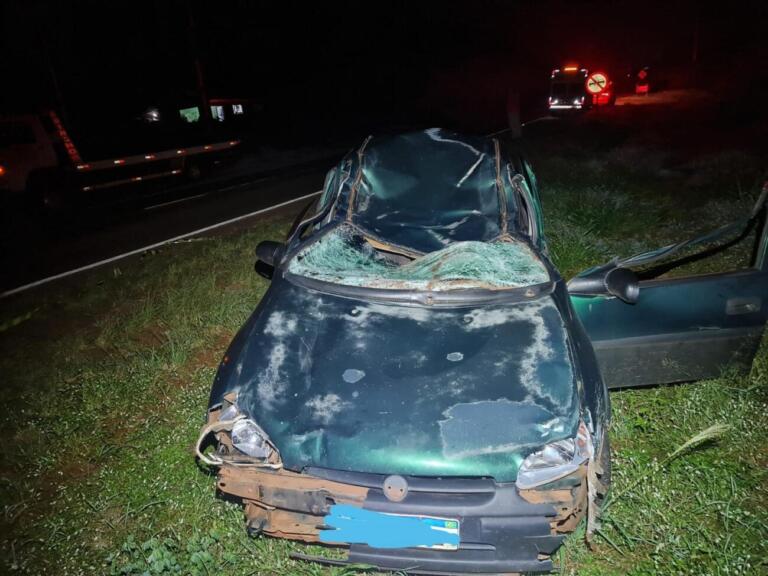 Motorista morre na PR-317 ao colidir carro em cavalo