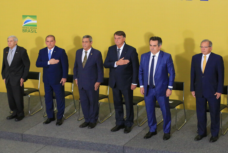 Governo federal publica substituição de nove ministros para as eleições de 2022