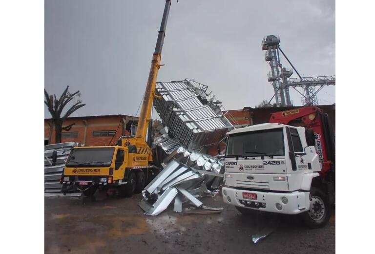 Temporal deixa rastro de destruição e seis feridos no Oeste de Santa Catarina