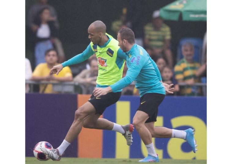 Brasil aproveita jogo com a Bolívia em La Paz para fazer experiências