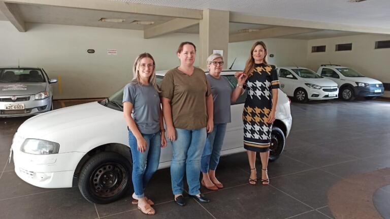 Assistência Social de Marechal Rondon repassa veículo ao Asilo Lar Rosas Unidas