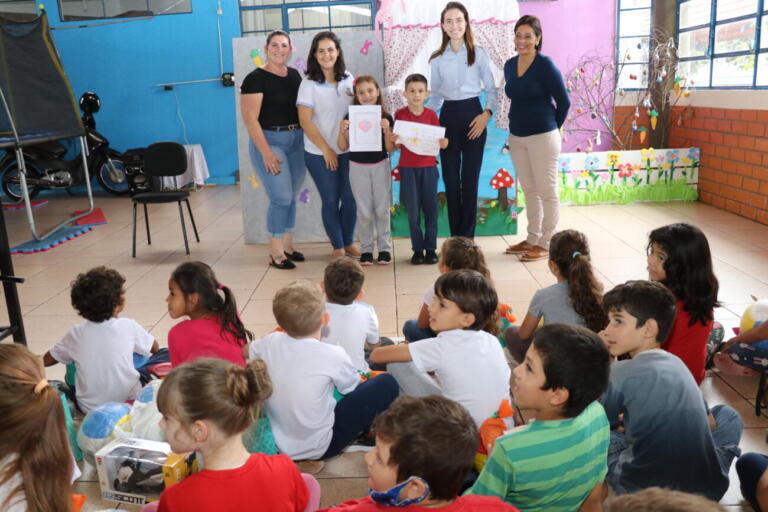 Anunciados os vencedores do concurso de frases e desenhos da Campanha do Agasalho de Pato Bragado
