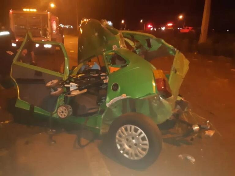 Bebê e outras três pessoas morrem após carro partir ao meio em batida na BR-277