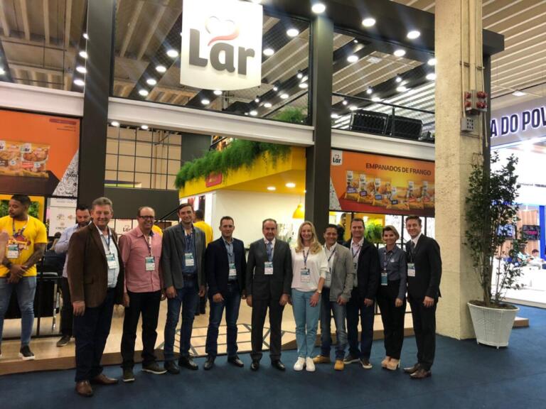 Com estande moderno, Lar é destaque na Mercosuper