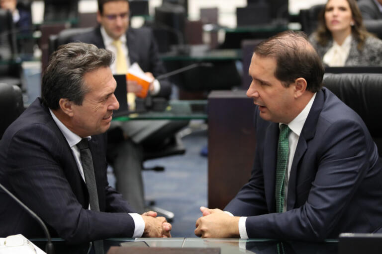 Deputados Marcel Micheletto e Márcio Nunes retornam à Assembleia Legislativa