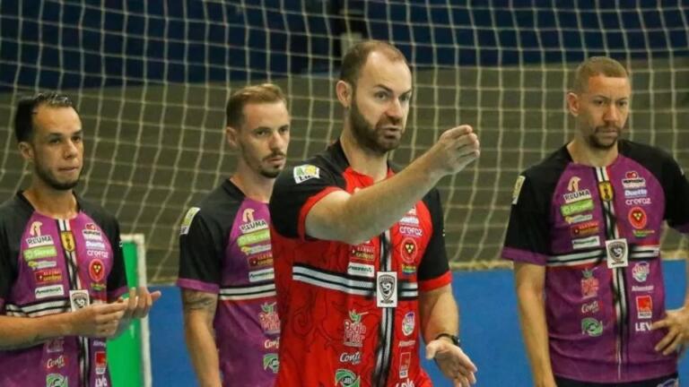 Contra vice-líder, Cascavel Futsal joga em casa para se isolar na liderança do estadual