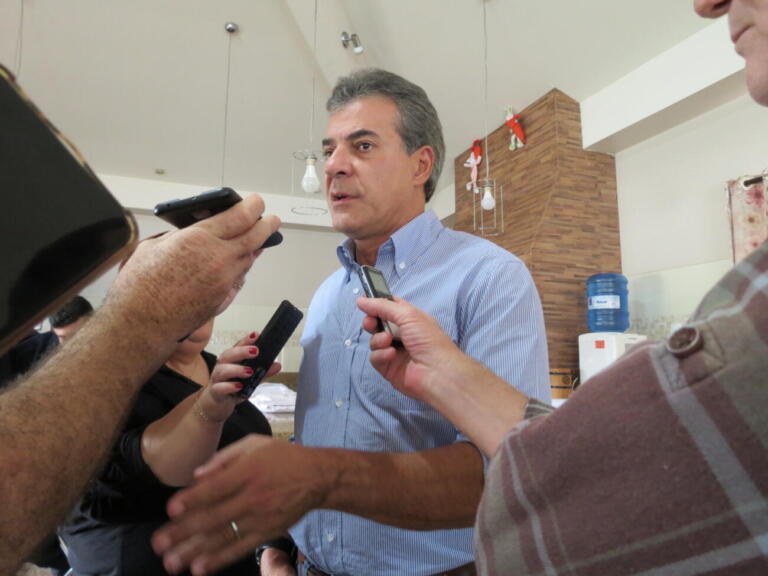 Ex-governador Beto Richa apresenta pré-candidatura a deputado federal para lideranças em Marechal Rondon