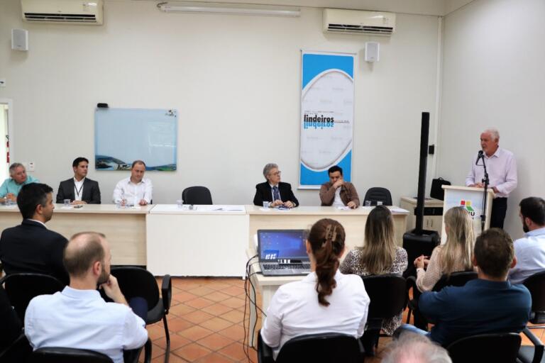 Lindeiros discutem em AGO implantação de sala de projetos para atender a região