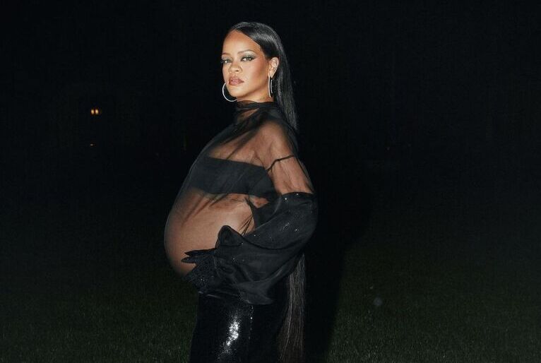 Aos 34 anos de idade, Rihanna se torna a cantora mais rica do mundo