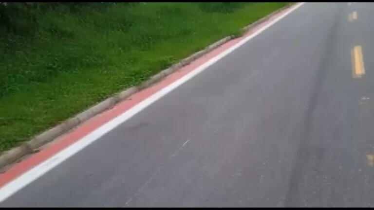 Ciclofaixa com 40 centímetros de espaço para bicicletas gera reclamações em cidade paranaense