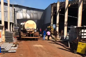 Incêndio atinge fábrica de pré-moldados em Porto Mendes