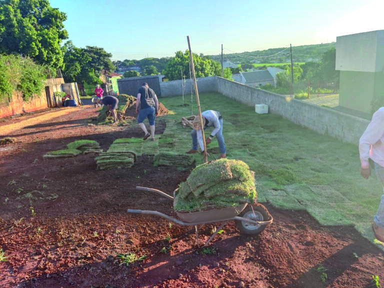 Transformando espaços e vidas: Lar Rosas Unidas está sendo reformado por voluntários