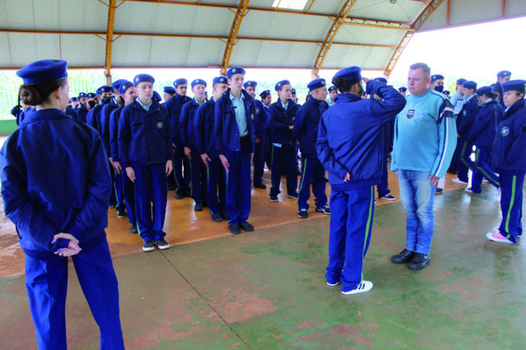 Chegada de militares muda rotina dos colégios cívico-militares de Marechal Rondon; professores, diretores e alunos falam sobre as mudanças