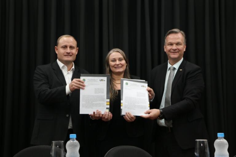 UTFPR e Santa Helena firmam nova parceria para investimentos na Universidade