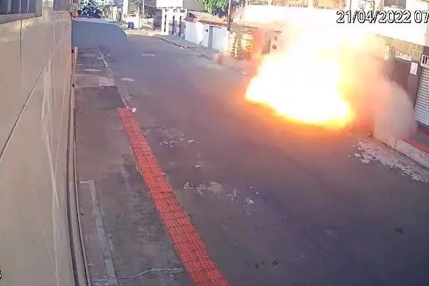 Prédio desaba e mata três pessoas em Vila Velha, no Espírito Santo