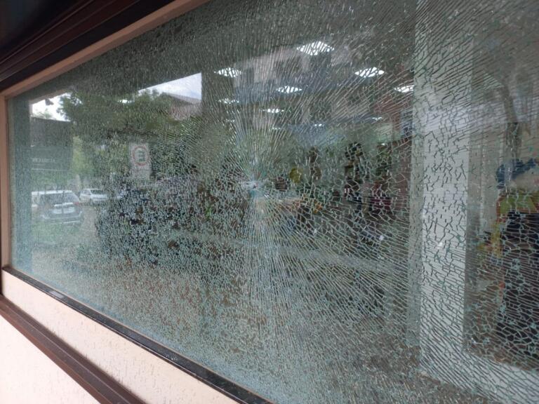 Tentativa de assalto em relojoaria no centro de Missal deixa proprietário ferido