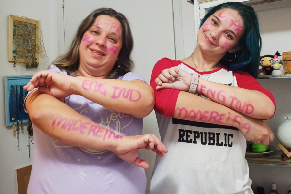 Mãe e filha passam juntas no vestibular da UFPR, e no mesmo curso