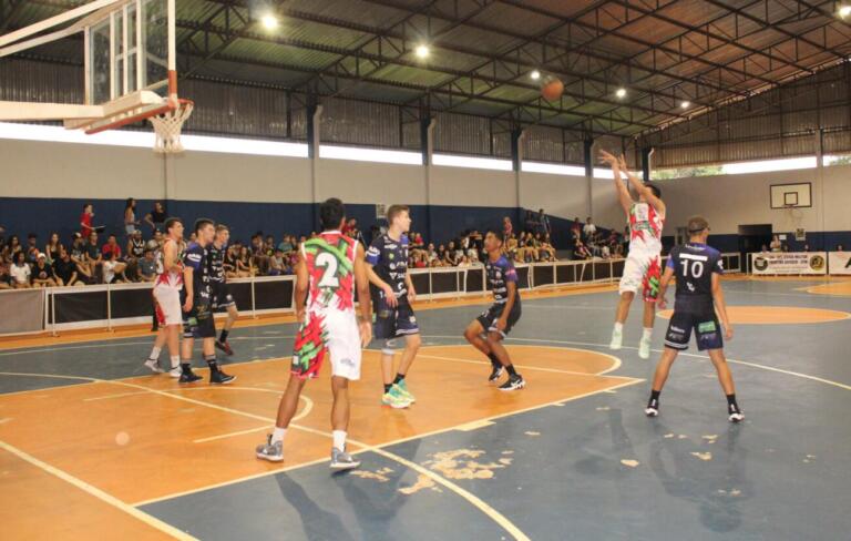 Basquete rondonense estreia com vitória expressiva no Paranaense Sub-17