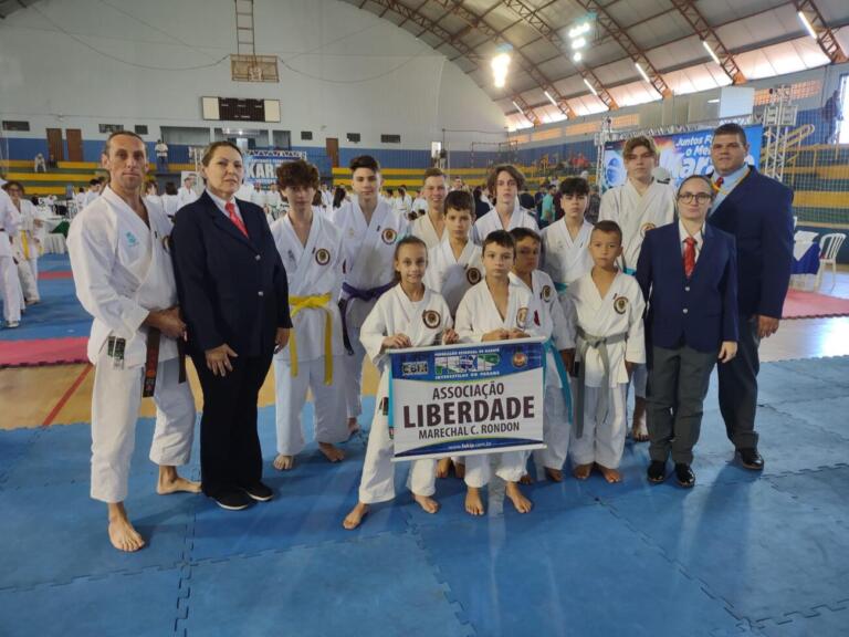 Associação Liberdade de Marechal Rondon conquista 19 medalhas na 1ª etapa do Paranaense de Karatê