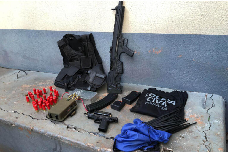 Polícia Civil apreende armas e prende três pessoas por porte ilegal em Santa Helena