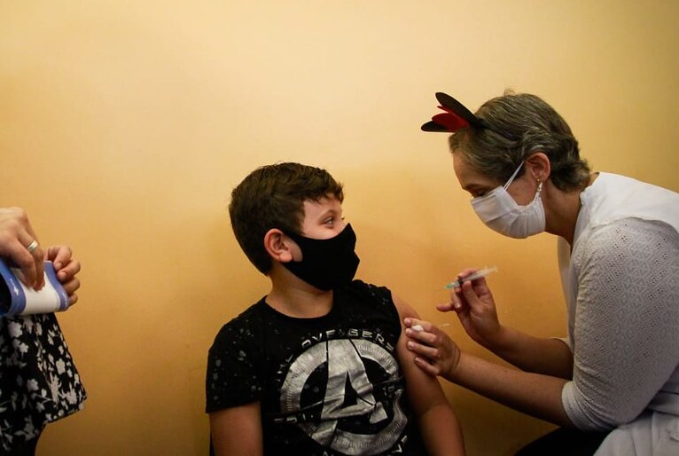 Saúde admite que nenhum menor de idade morreu por causa da vacina contra a Covid-19