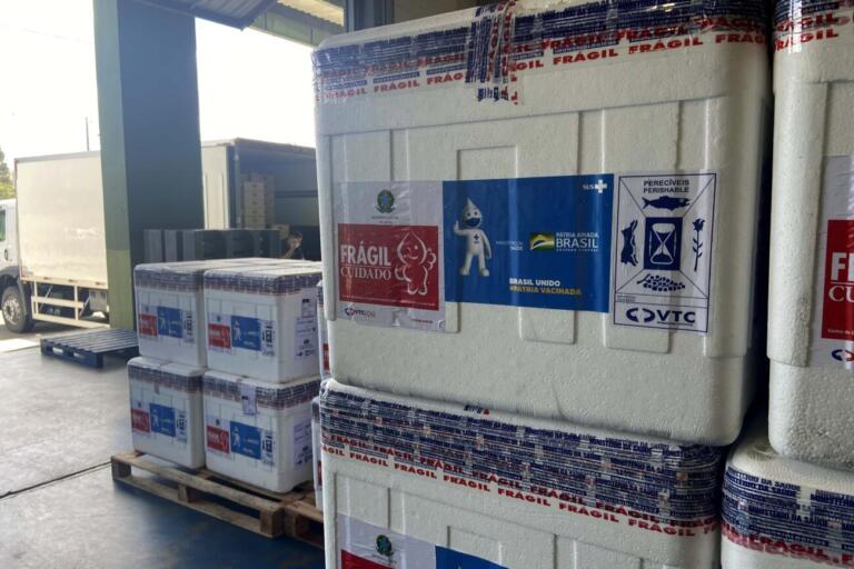 Estado recebe mais 325.340 vacinas contra a Covid-19