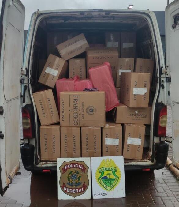 Van carregada com cigarros contrabandeados é apreendida no interior de Nova Santa Rosa